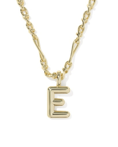BUBBLE LETTER E SHORT PENDANT NECKLACE GOLD