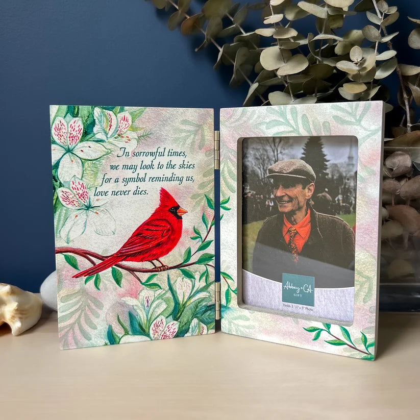 CARDINAL MEMORIAL HINGED FRAME W/ENGRAVING PLATE B