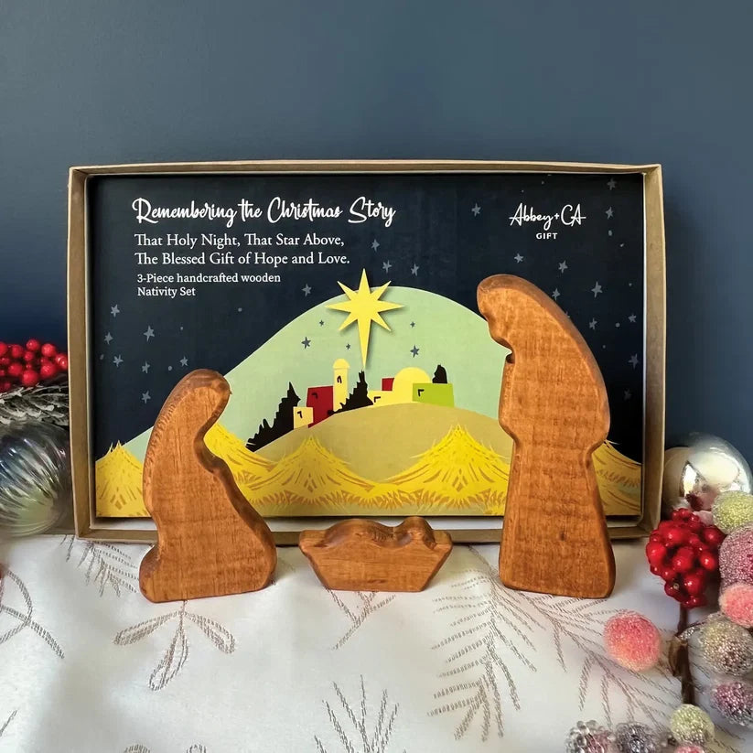 3 PC CEDAR NATIVITY SET GIFT BOXED