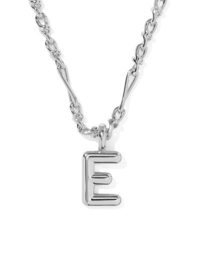 BUBBLE LETTER E SHORT PENDANT NECKLACE SILVER