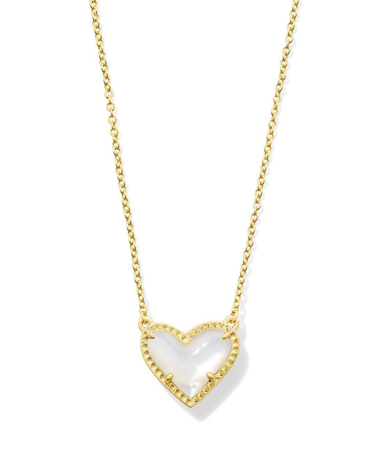 ARI HEART SHORT PENDANT NECKLACE GOLD IVORY MOTHER OF PEARL