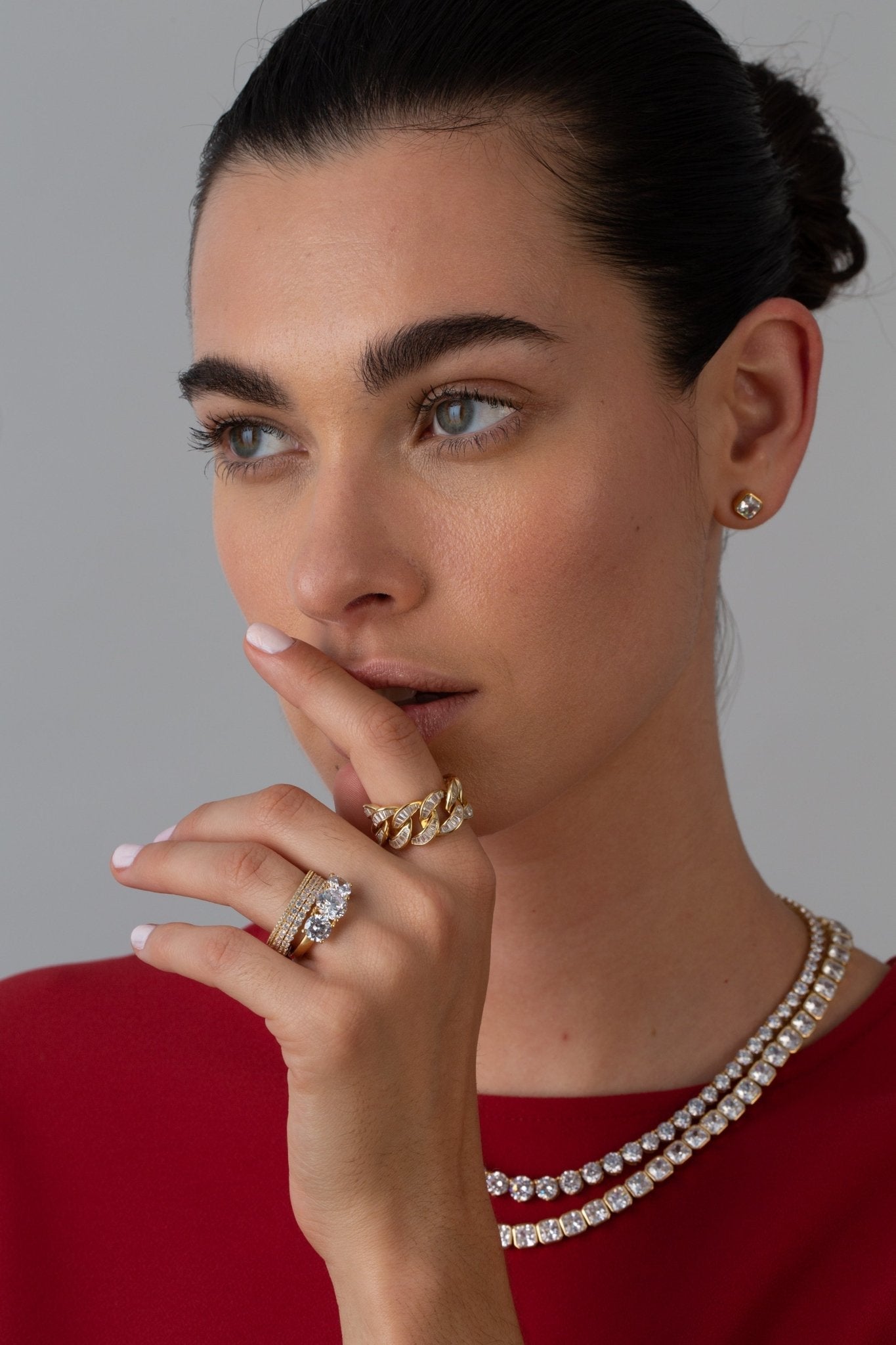 Crislu Classic 3 Stone Ring Elegant Jewelry Accessory